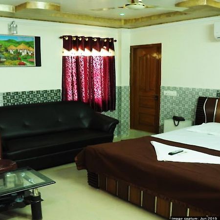 Hotel Manorama Inn Khammam 外观 照片